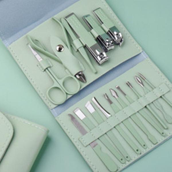 16 pcs Manicure Set Professional Nail Clippers Pedicure Kit